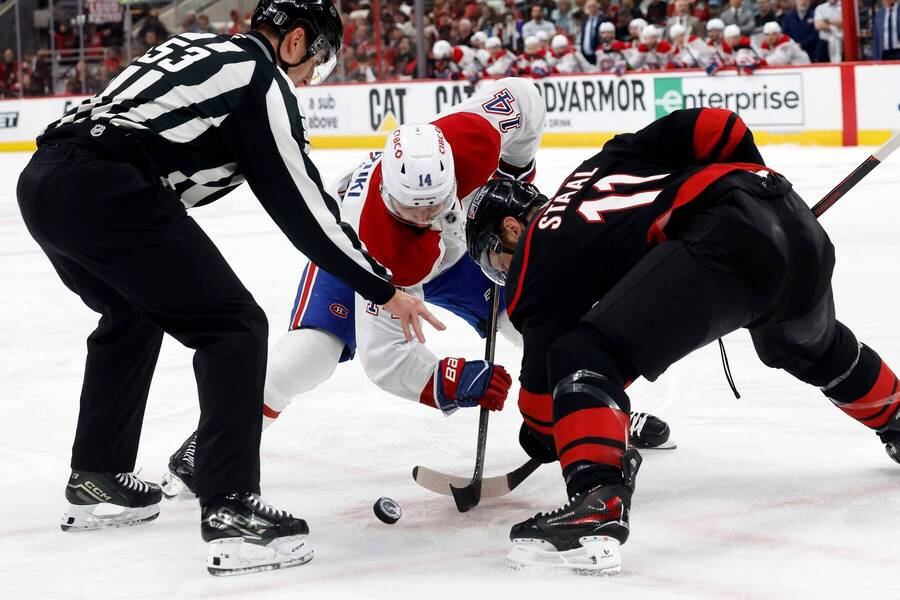 Buly medzi Suzukim a&nbsp;Staalom vo&nbsp;finále Východnej konferencie NHL.
