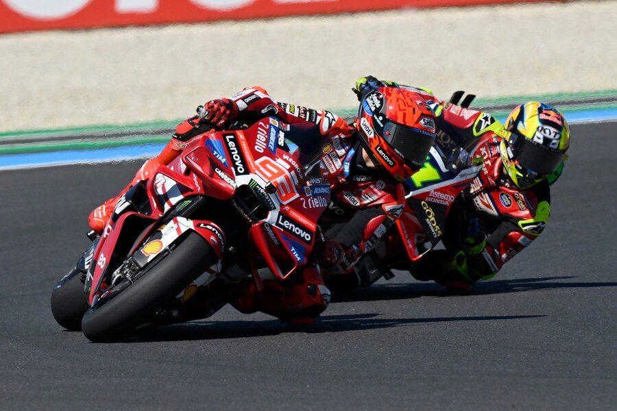 Marc Márquez (Ducati) a&nbsp;Diogo Moreira (Honda LCR) na&nbsp;okruhu Balaton Park.