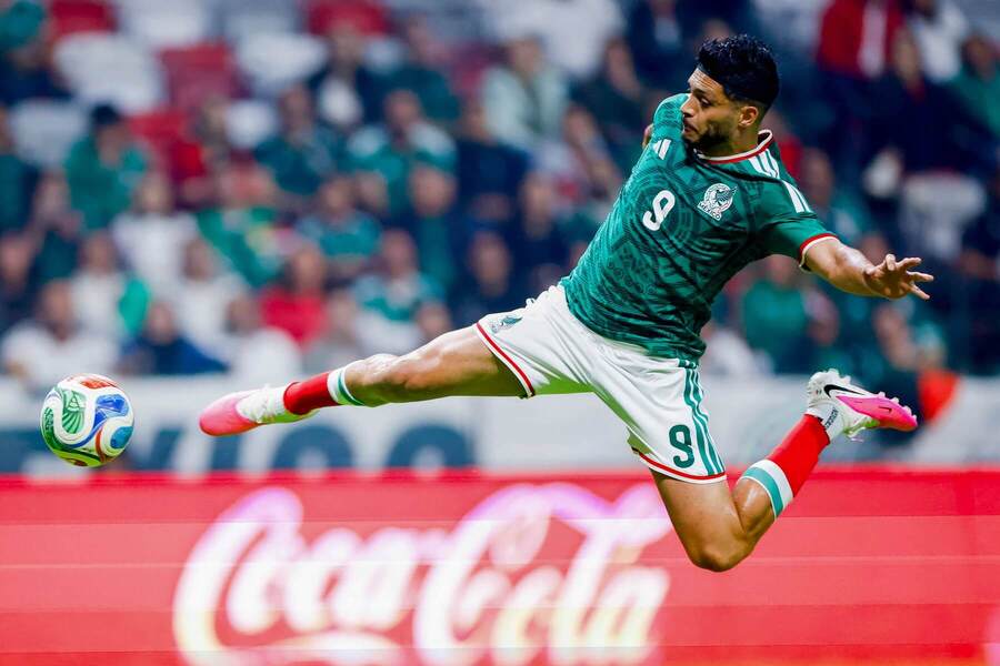 Raúl Jiménez, reprezentant Mexika vo&nbsp;futbale