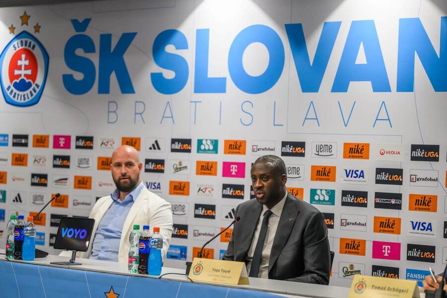 Generálny manažér ŠK Slovan Bratislava Ivan Kmotrík ml. s&nbsp;novým trénerom Yaya Tourém