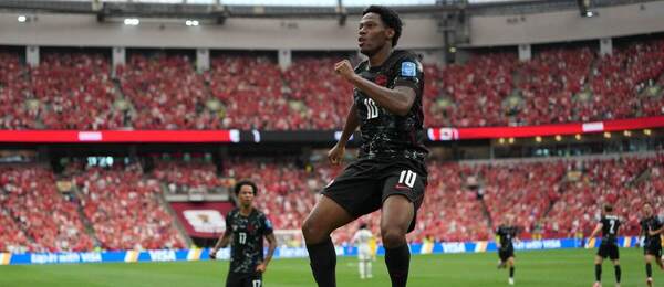 Kanadský futbalista Jonathan David sa teší z gólu do siete Kataru na MS 2026