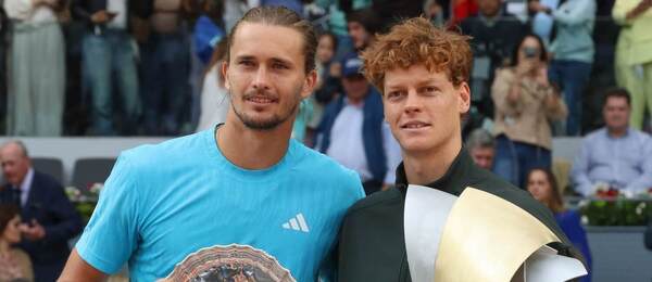 Zverev a Sinner po zápase v roku 2025.