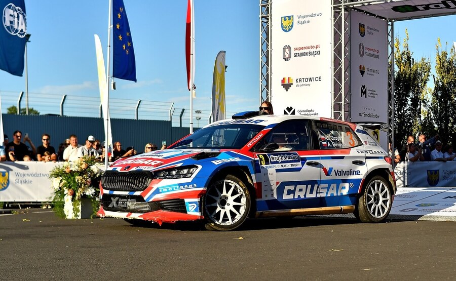 Grzegorz Grzyb / Adam Binieda (Škoda Fabia RS)
