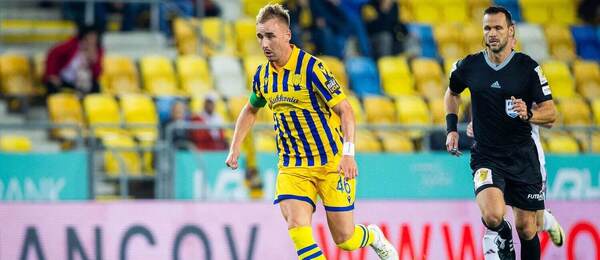Pri lopte pravý krídelník DAC Matej Trusa počas nikéligového zápasu FC DAC 1904 Dunajská Streda vs. FK Železiarne Podbrezová v sezóne 2024/2025