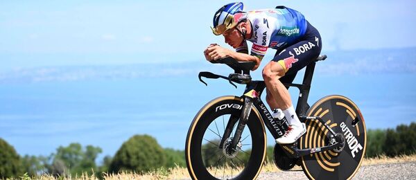 Remco Evenepoel trénuje na individuálnu časovku