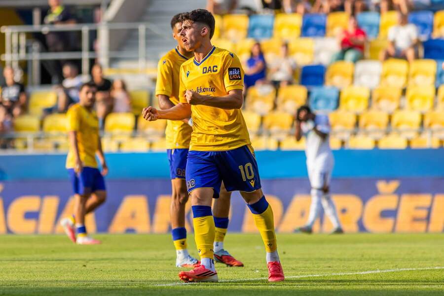 Futbalista Dunajskej Stredy Amar Ramadan.