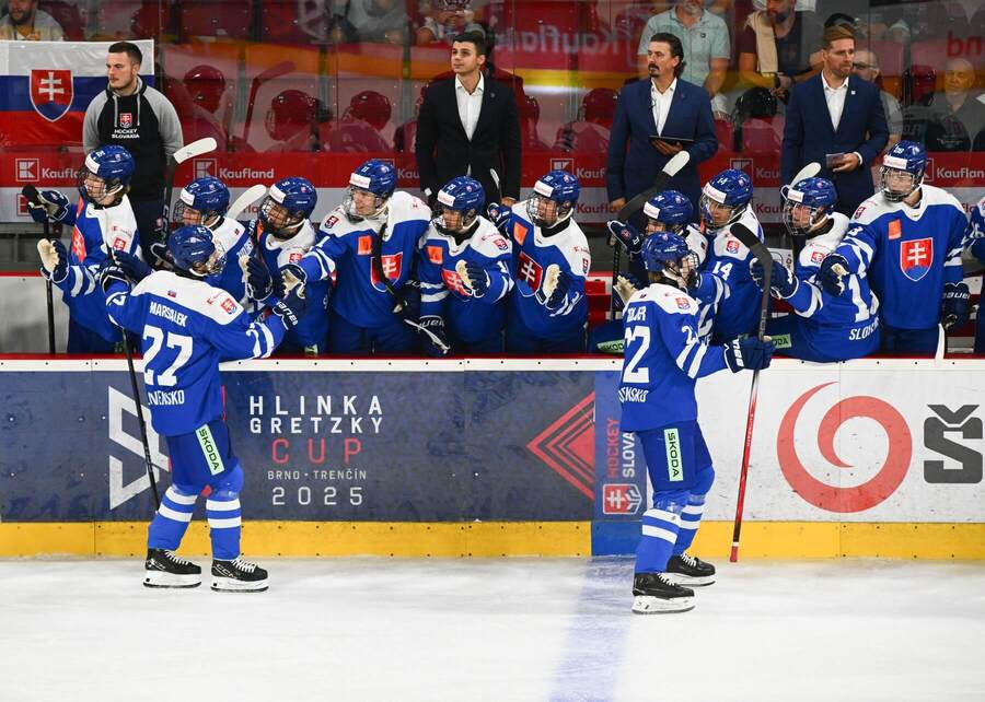Striedačka hokejistov Slovenska do&nbsp;18 rokov.