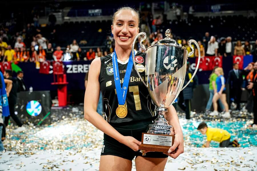 Sila Caliskan, víťazka volejbalovej Ligy majstrov s&nbsp;tímom Vakifbank Istanbul