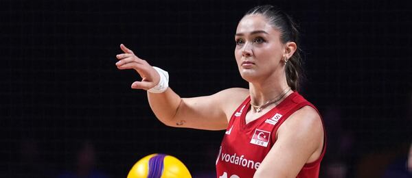 Zehra Güneş, hviezda tureckej volejbalovej reprezentácie