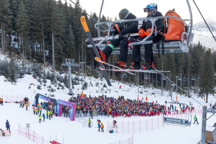 Atmosféra na&nbsp;SP v&nbsp;alpskom lyžovaní v&nbsp;Jasnej v&nbsp;roku 2024 pred&nbsp;štartom prvého kola obrovského slalomu žien