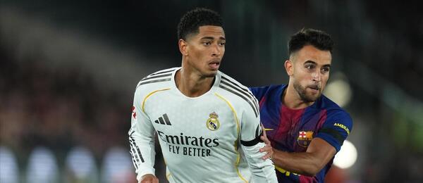 Jude Bellingham z Realu Madrid a Eric Garcia z FC Barcelona