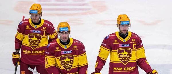Na snímke hokejisti Trenčína počas zápasu 8. kola Tipsport ligy v hokeji HC Prešov - HK Dukla Trenčín v Prešove v nedeľu 4. októbra 2026.