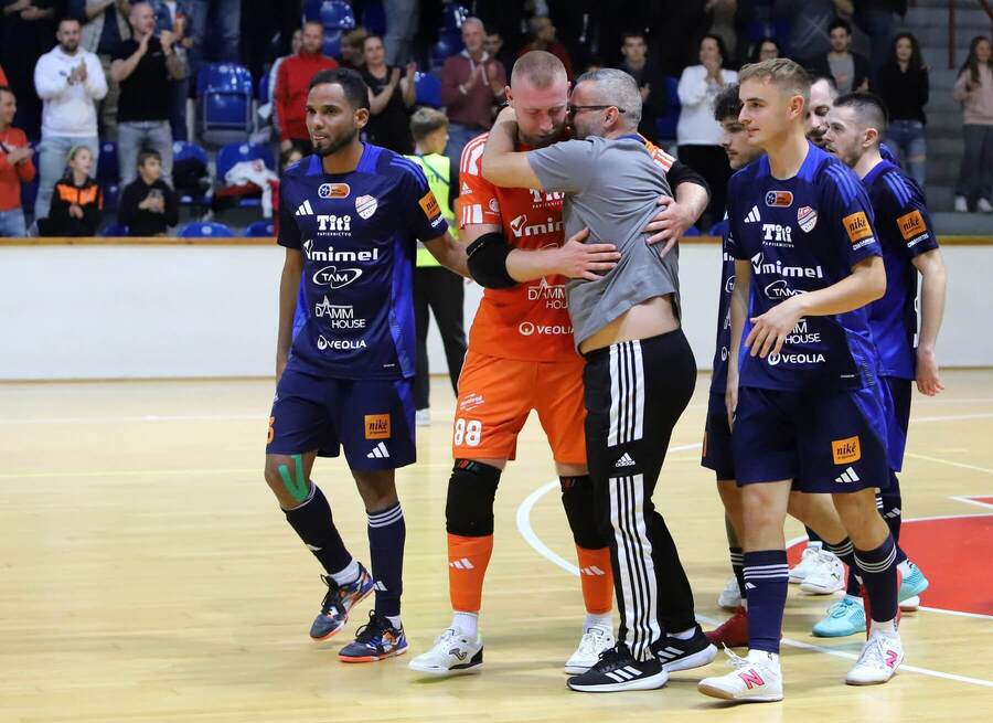 Futsalisti Lučenca po&nbsp;jednom z&nbsp;výhier v&nbsp;Lige majstrov 2024/25.